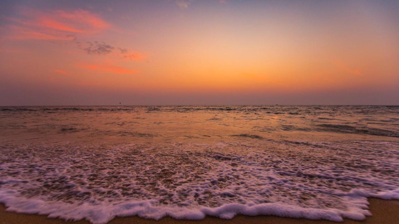 Pinnacle Blue By The Beach Calangute Exterior photo